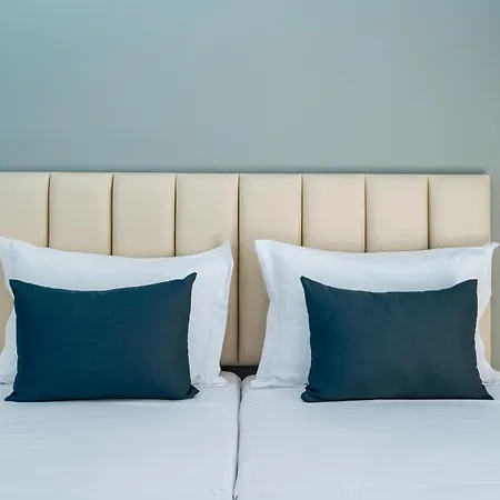 Angela Aparthotel