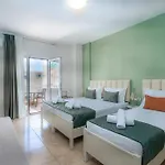 Angela Aparthotel 3*